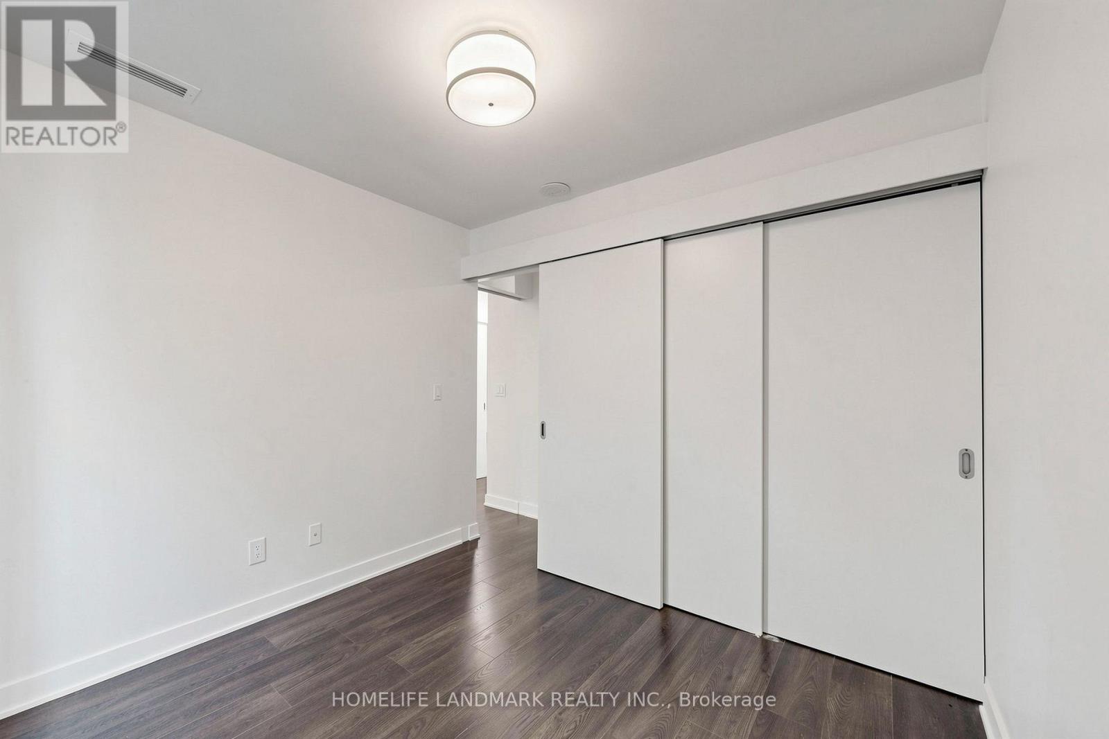 #TH03 110 CHARLES STREET E - Image 33