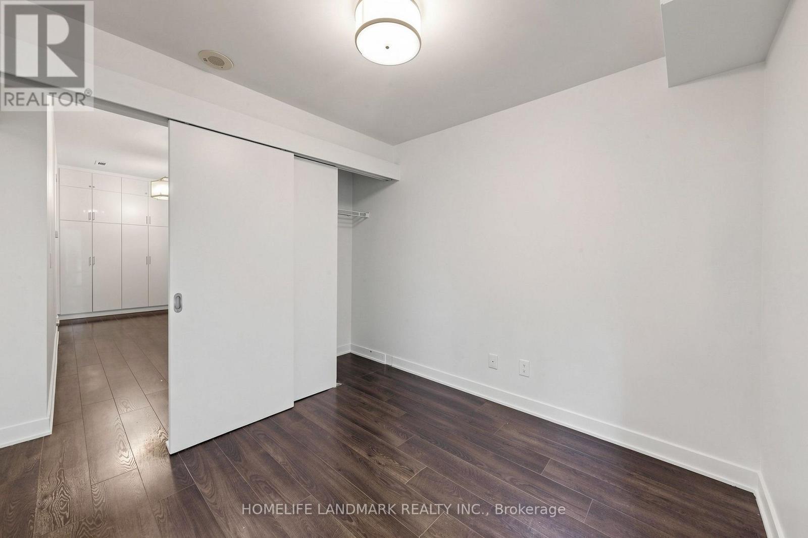 #TH03 110 CHARLES STREET E - Image 35