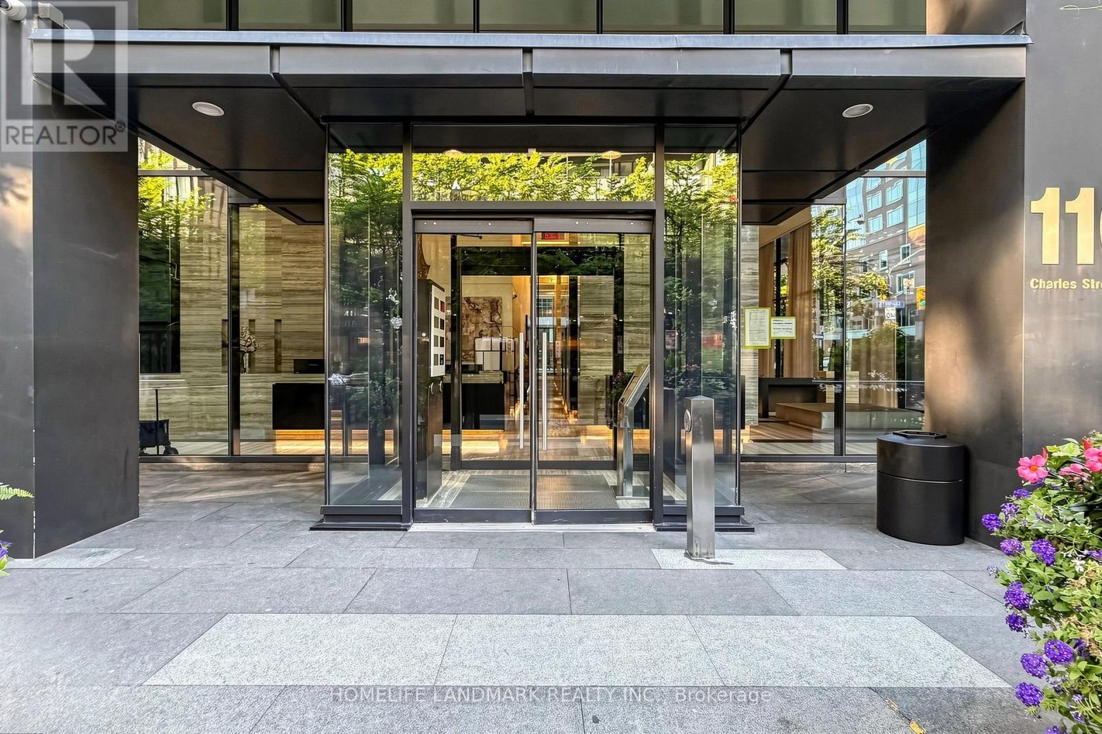TH03 - 110 CHARLES STREET E, Toronto (Church-Yonge Corridor) — photo 4