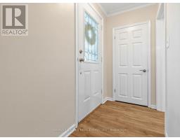 Living room - 70 Pintail Crescent, Toronto, ON M3A2Y7 Photo 6