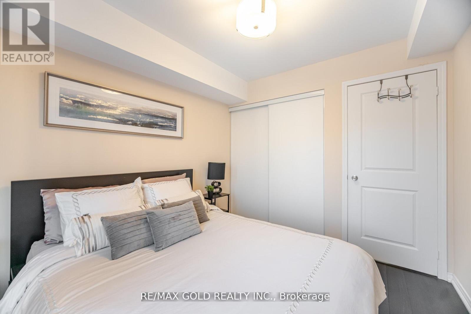 #317 80 ORCHID PLACE E - 19