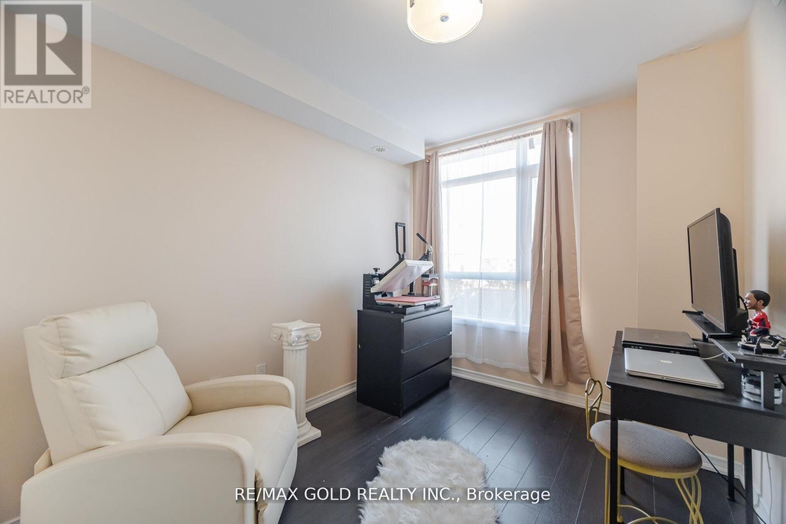 #317 80 ORCHID PLACE E - 22