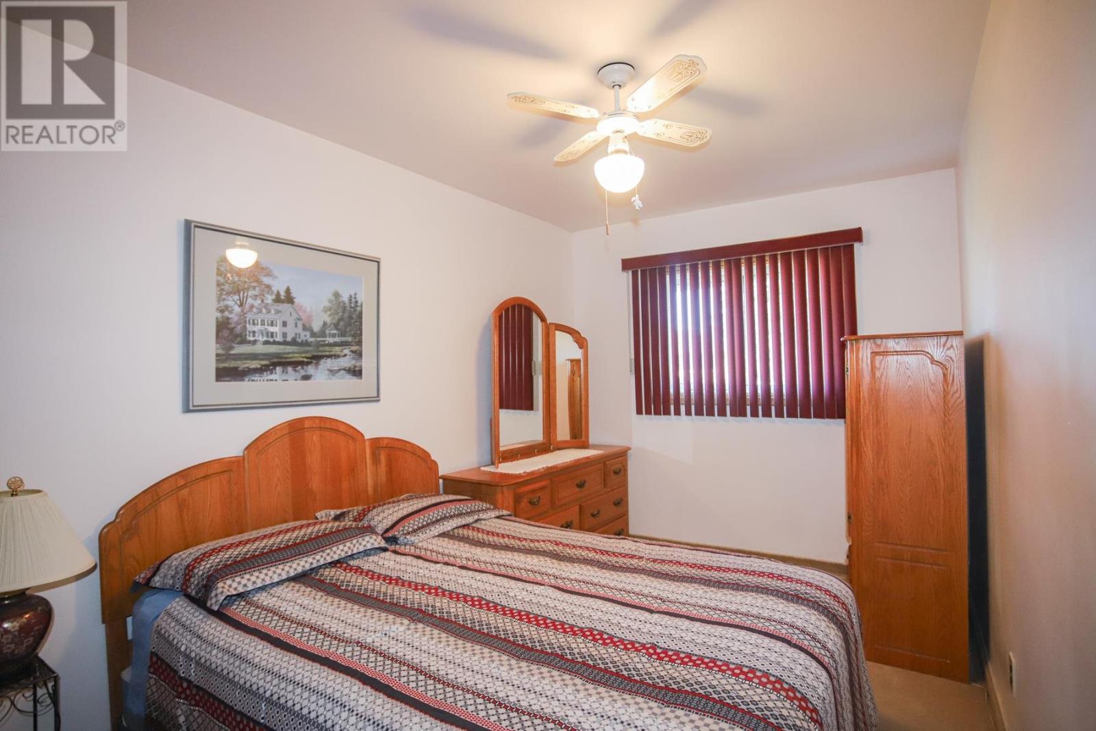 127 Ruth ST - 16