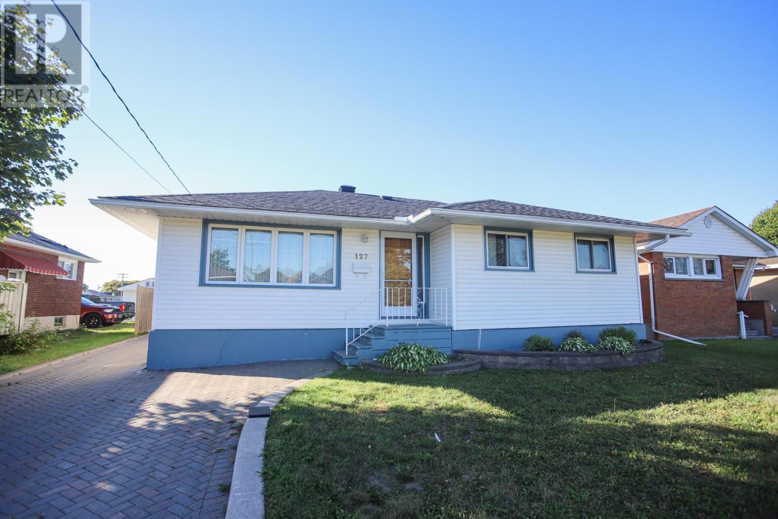 127 Ruth ST - 3
