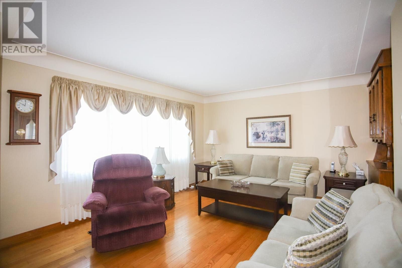 127 Ruth ST - 4