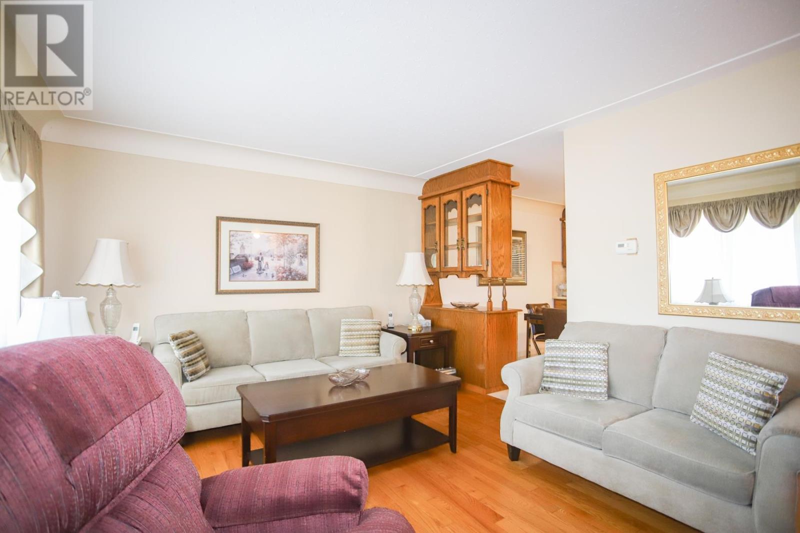 127 Ruth ST - 6