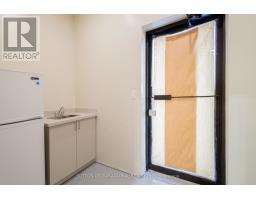 14 - 3300 Steeles Avenue W, Vaughan, ON L4K2Y4 Photo 6