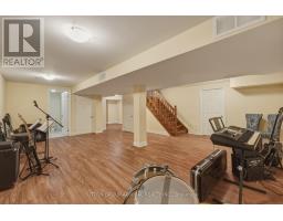 90 Brillinger Street, Richmond Hill, ON L4C8Y3 Photo 31