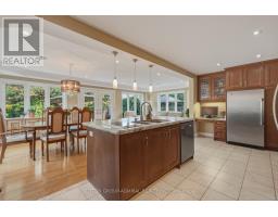 Eating area - 90 Brillinger Street, Richmond Hill, ON L4C8Y3 Photo 8