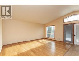 4pc Bathroom - 236 Kingston Drive, Red Deer, AB T4P0A7 Photo 8