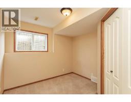 236 Kingston Drive, Red Deer, AB T4P0A7 Photo 26