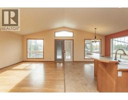 Living room - 236 Kingston Drive, Red Deer, AB T4P0A7 Photo 7