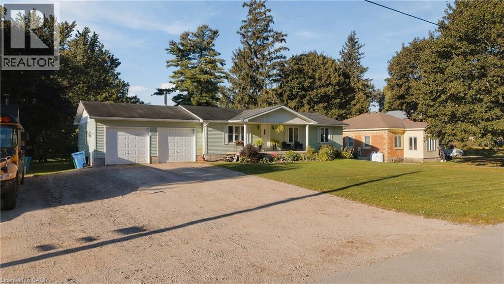 1065 Howick Street — photo 45