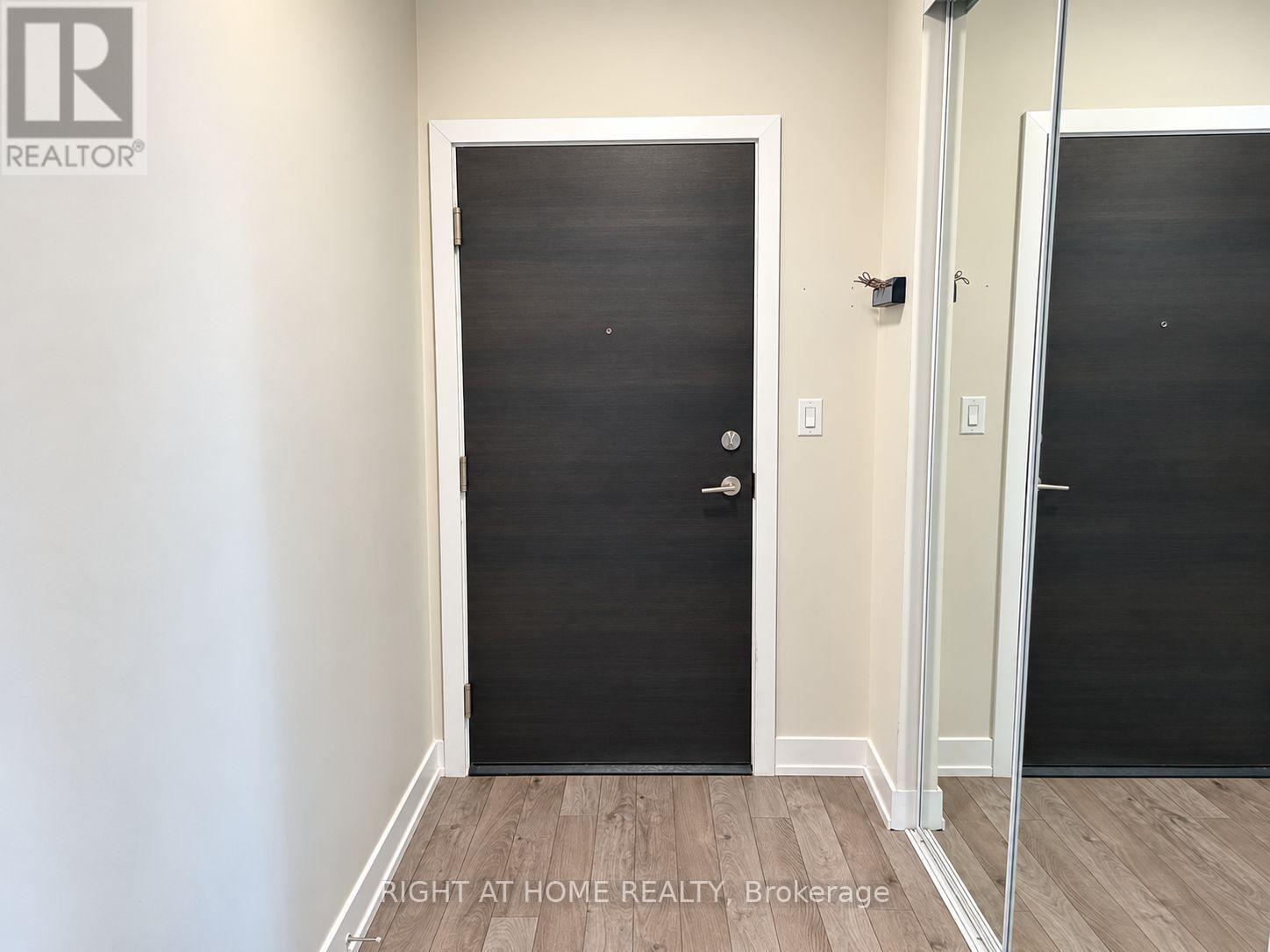 #519 150 Oak Park Boulevard, Oakville (RO River Oaks), Ontario, L6H0E7, Oakville (RO River Oaks), Ontario — photo 2 of 5