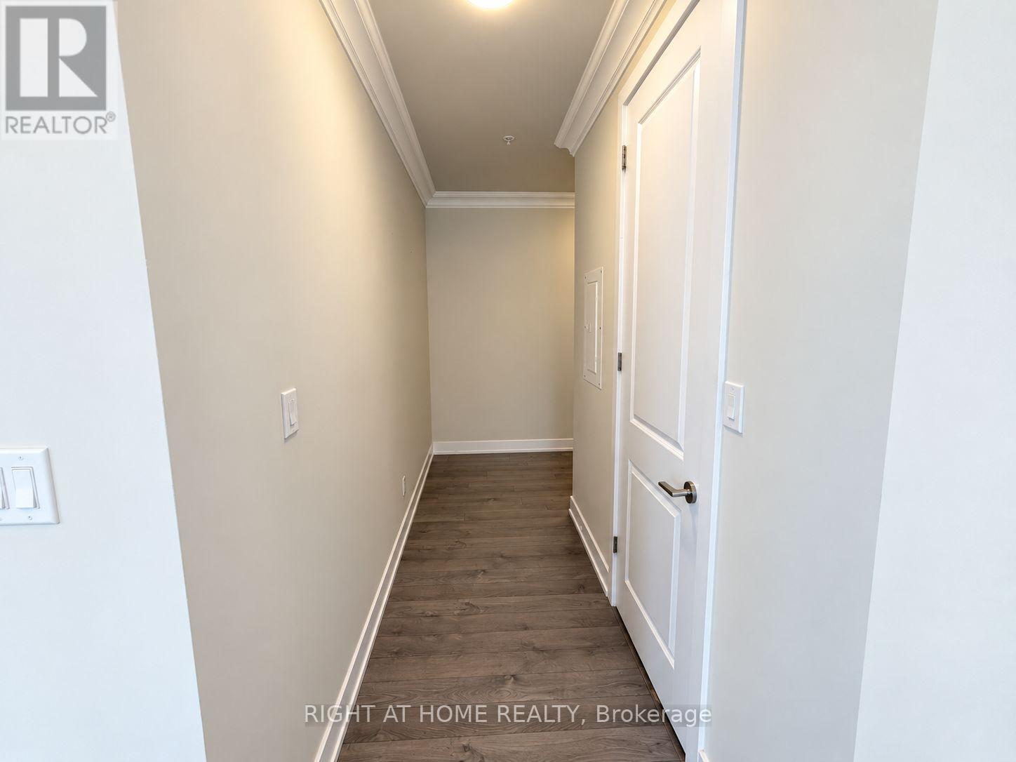 #519 150 Oak Park Boulevard, Oakville (RO River Oaks), Ontario, L6H0E7, Oakville (RO River Oaks), Ontario — photo 3 of 5