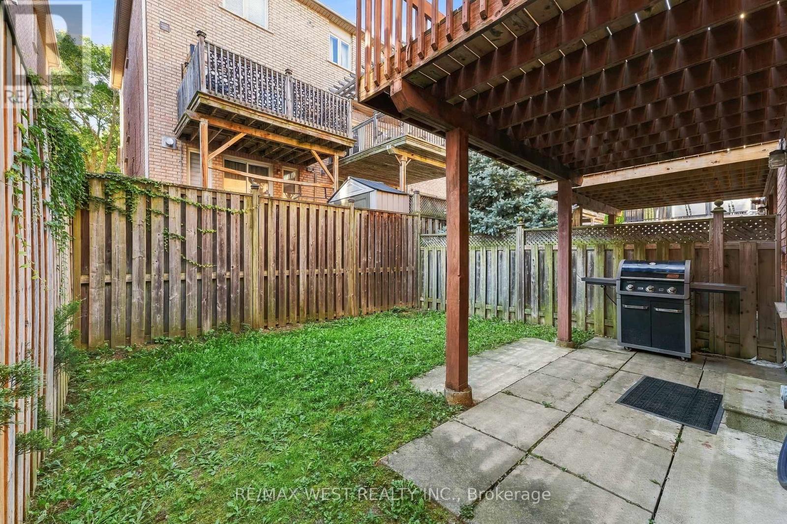 44 BLUEWATER COURT - 31