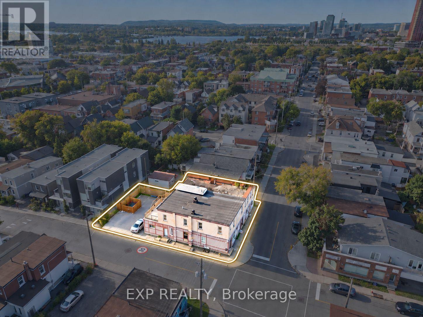 202 ROCHESTER STREET - 2