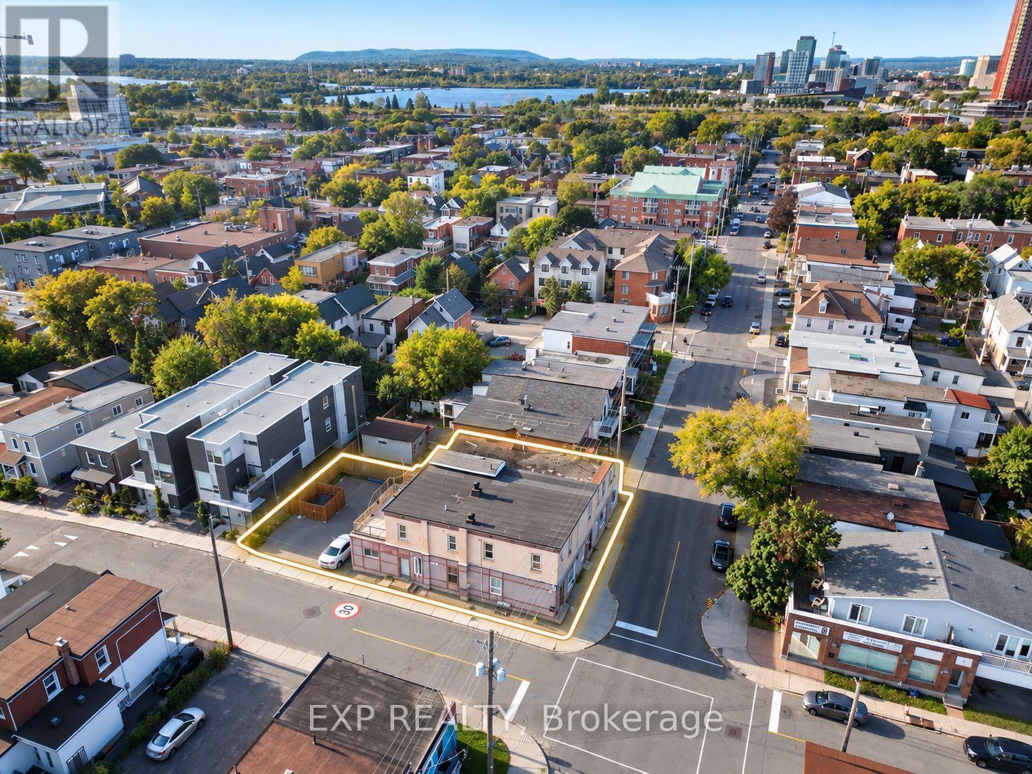 202 ROCHESTER STREET - 4