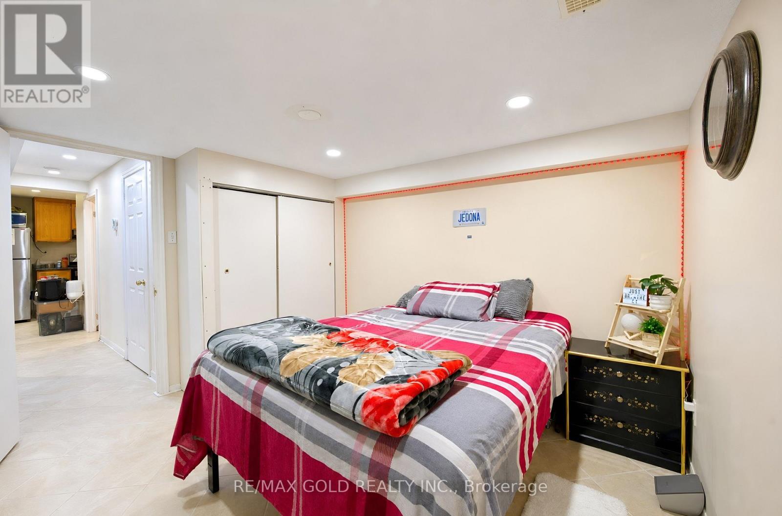 15 AMAZON COURT - 41