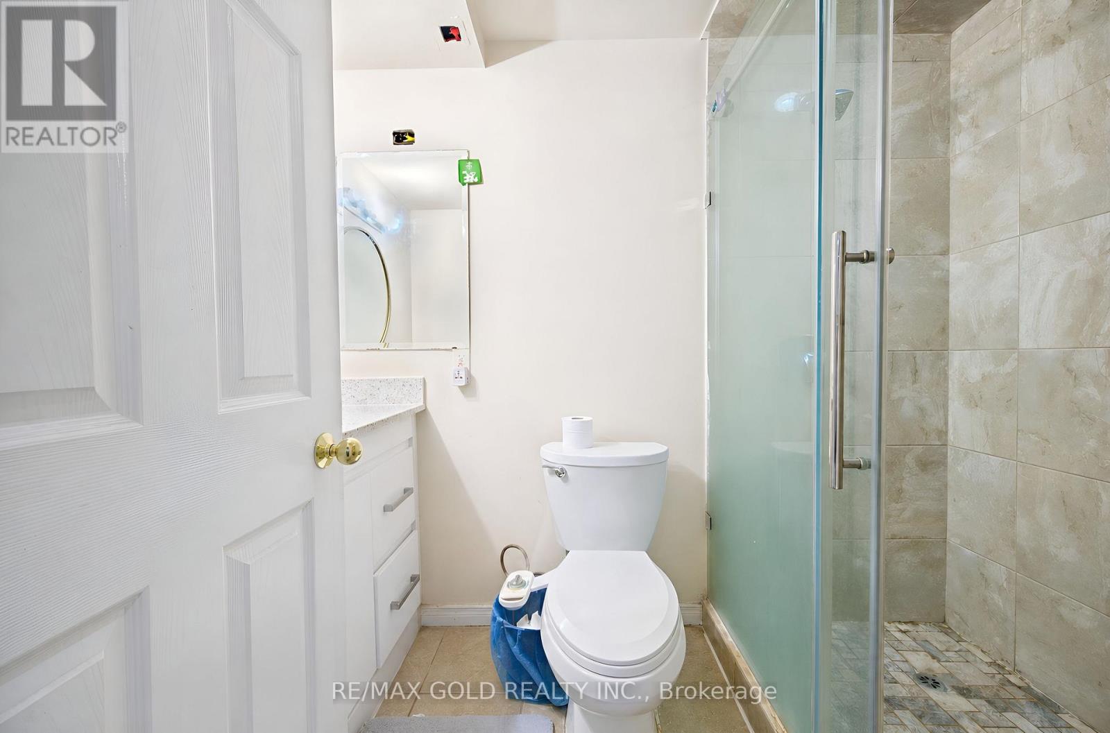 15 AMAZON COURT - 43