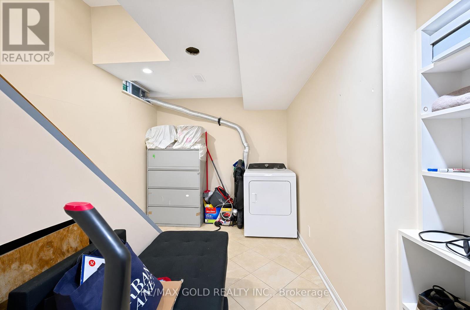 15 AMAZON COURT - 45