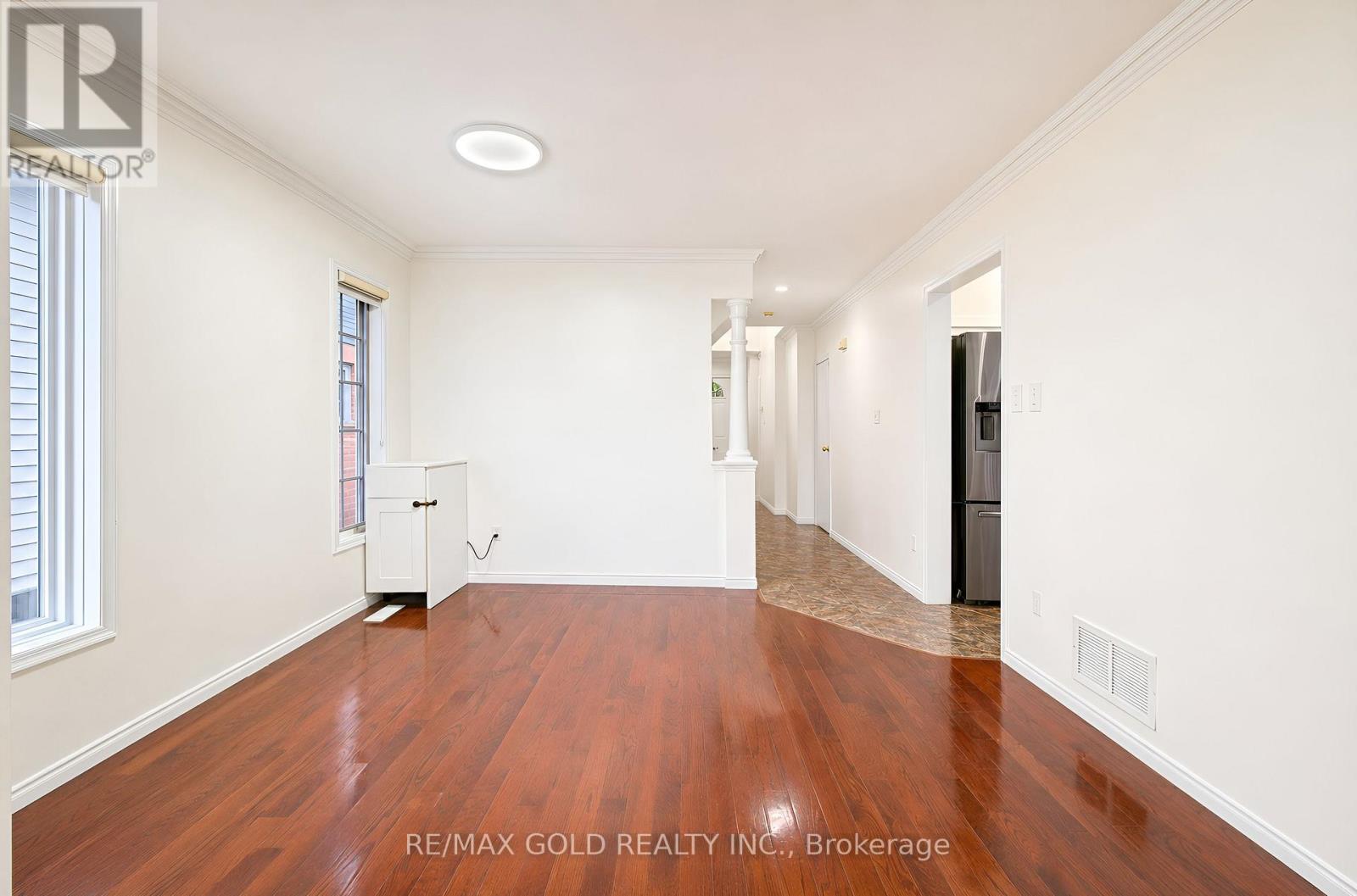 15 AMAZON COURT - 11