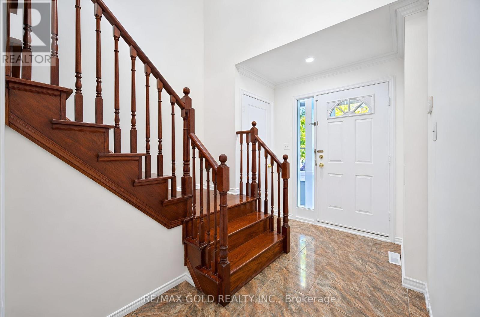 15 AMAZON COURT - 5