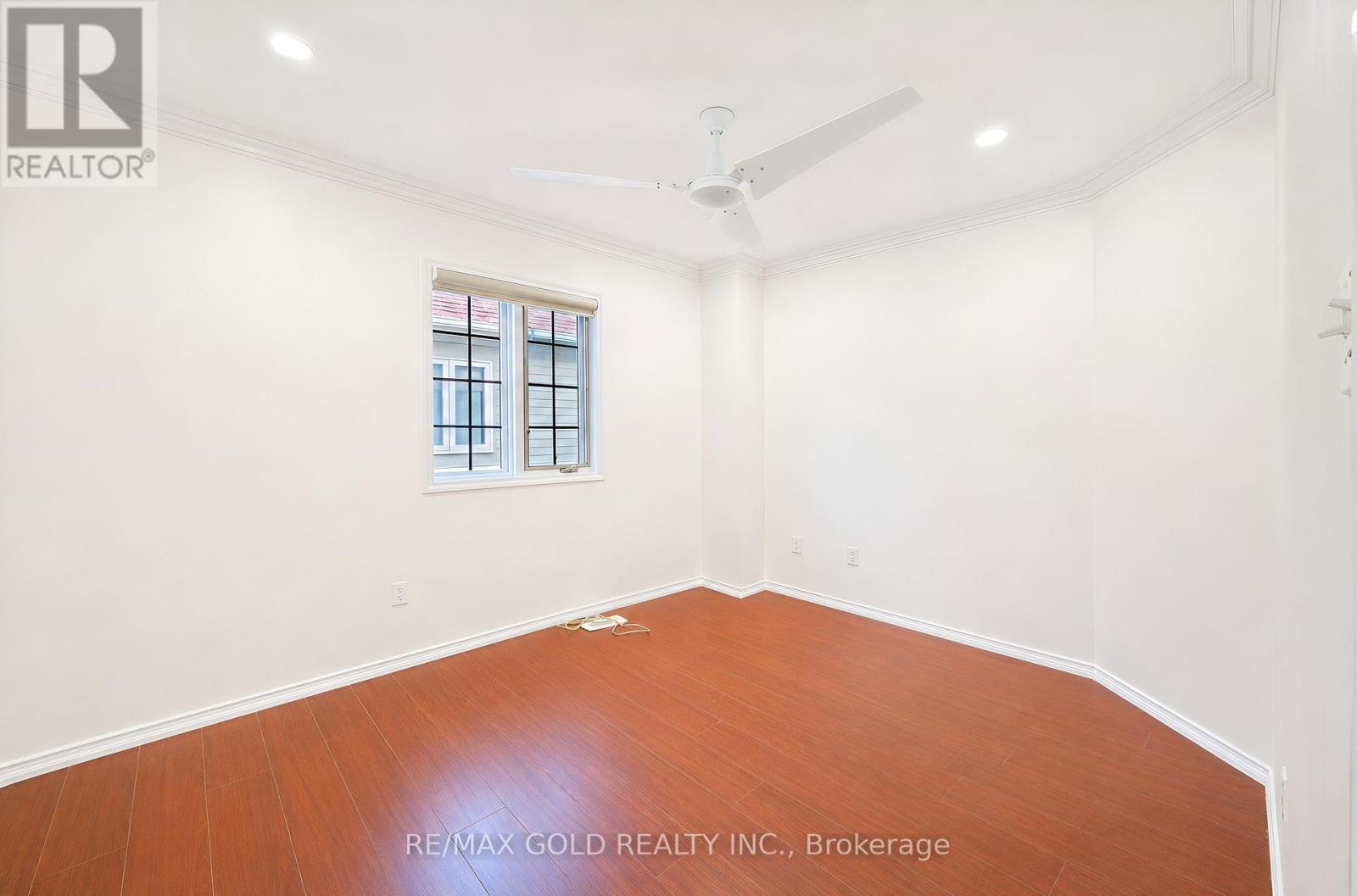 15 AMAZON COURT - 35