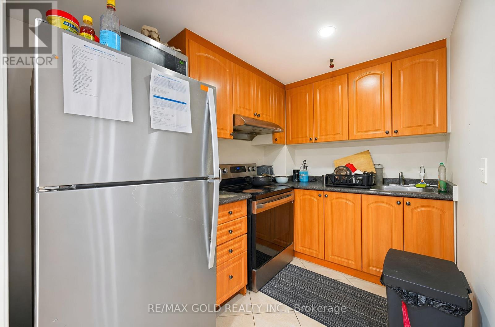15 AMAZON COURT - 42
