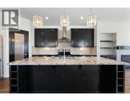 615 50 Avenue SW - photo 3