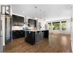 615 50 Avenue SW - photo 9