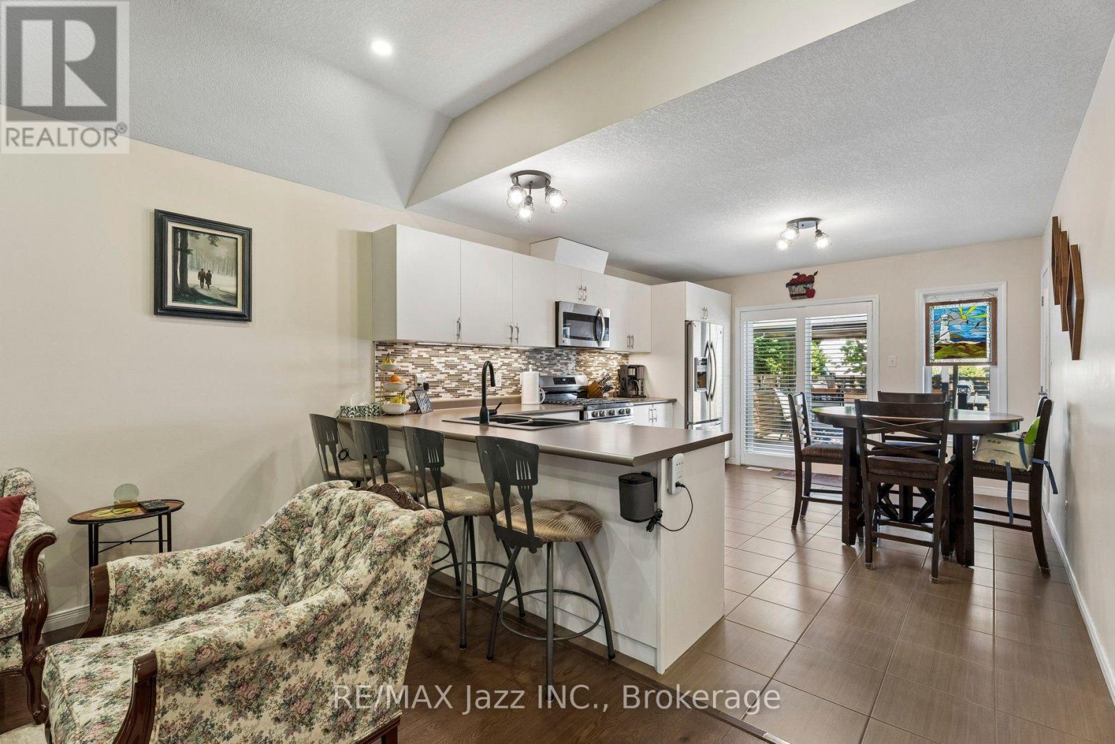 9 TRILLIUM WAY - 10