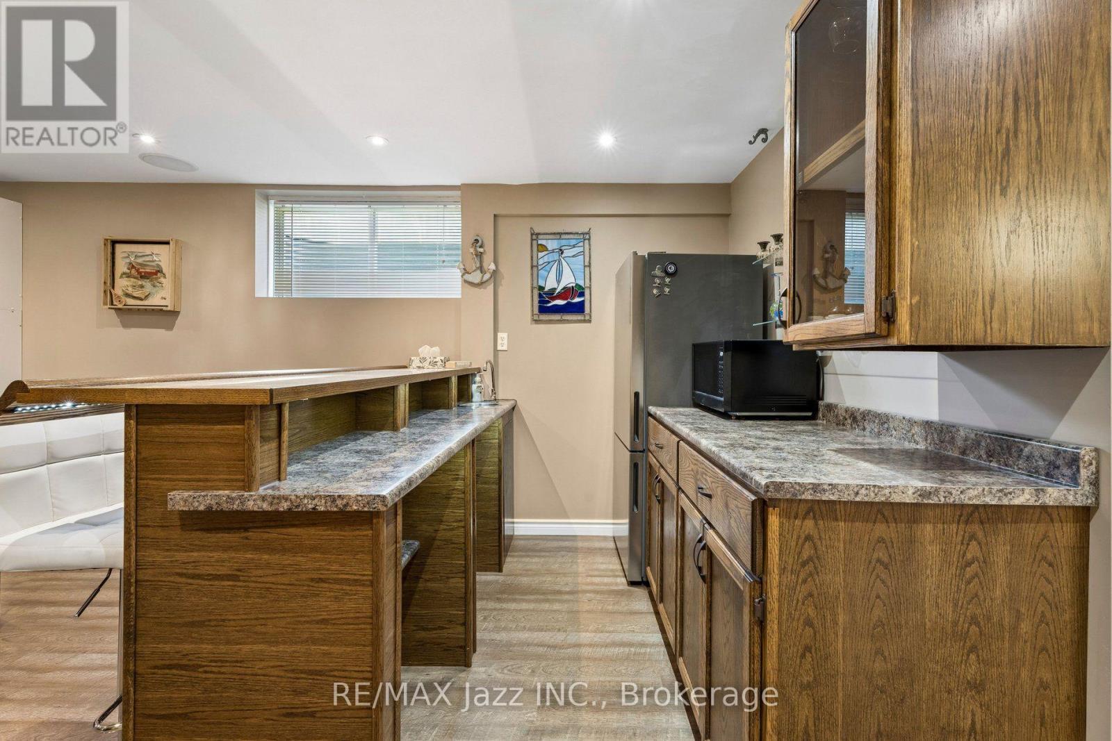 9 TRILLIUM WAY - 26