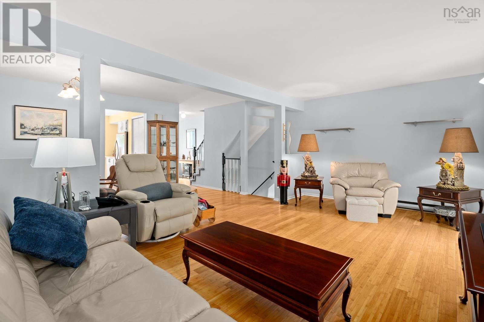 44 Collins Grove, Dartmouth, Nova Scotia, B2W4E6, Dartmouth, Nova Scotia — photo 3 of 5