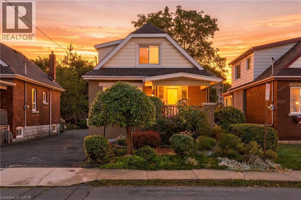 Property for sale at 51 BARONS Avenue N