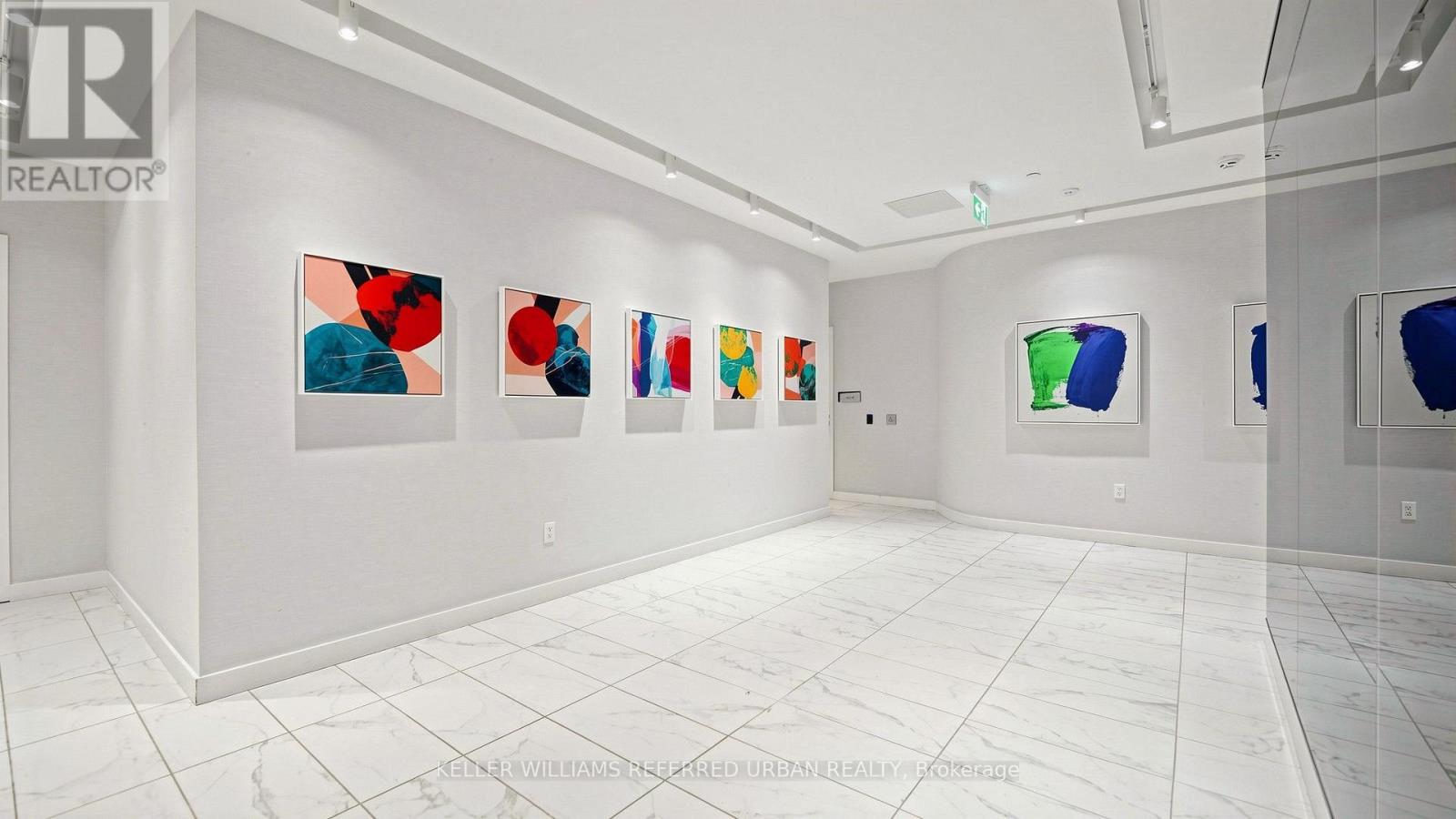 #2403 238 SIMCOE STREET - 25