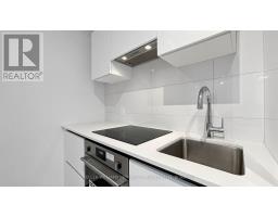 238 Simcoe Street, Toronto, ON M5T1T4 Photo 11