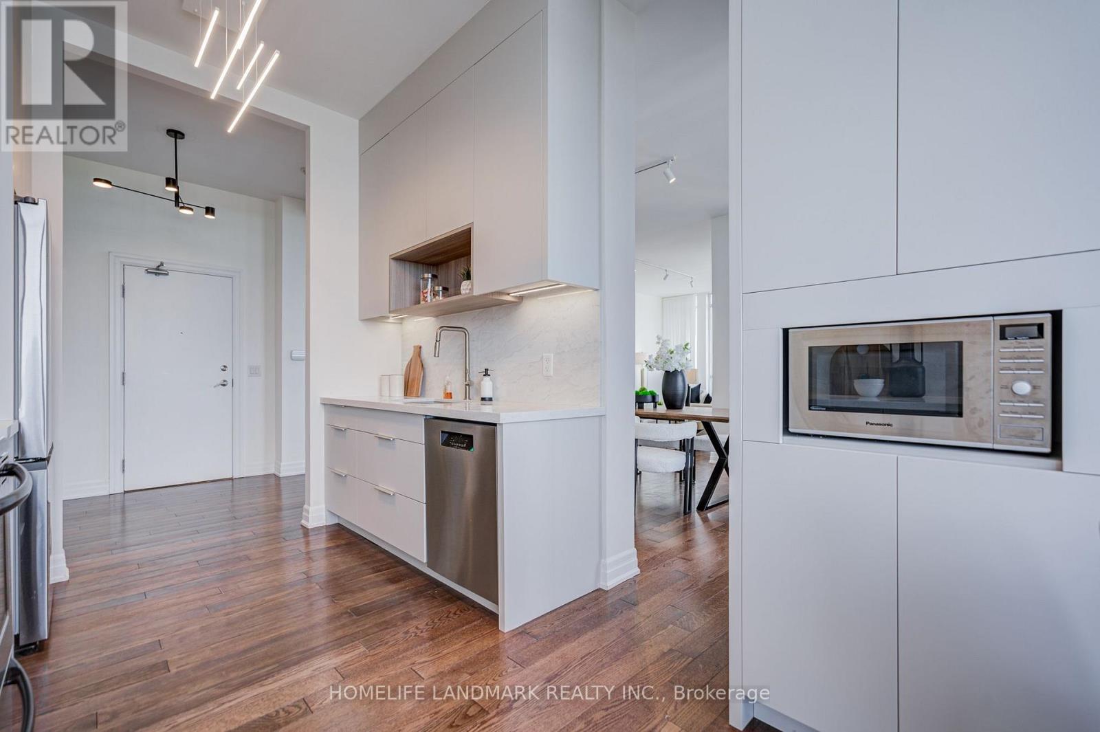 #2302 500 ST CLAIR AVENUE W - 13