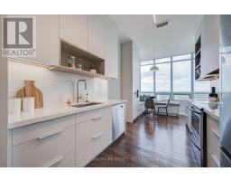 2302 - 500 St Clair Avenue W, Toronto, ON M6C1A8 Photo 11