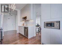 2302 - 500 St Clair Avenue W, Toronto, ON M6C1A8 Photo 13
