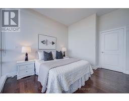 2302 - 500 St Clair Avenue W, Toronto, ON M6C1A8 Photo 19