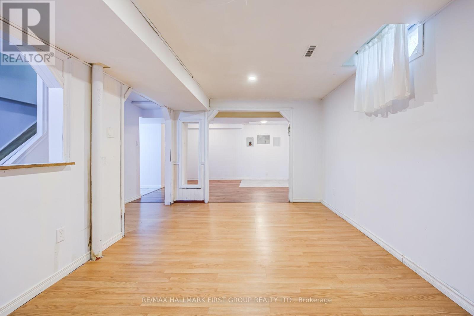 33 ANSTEAD CRESCENT - Image 25