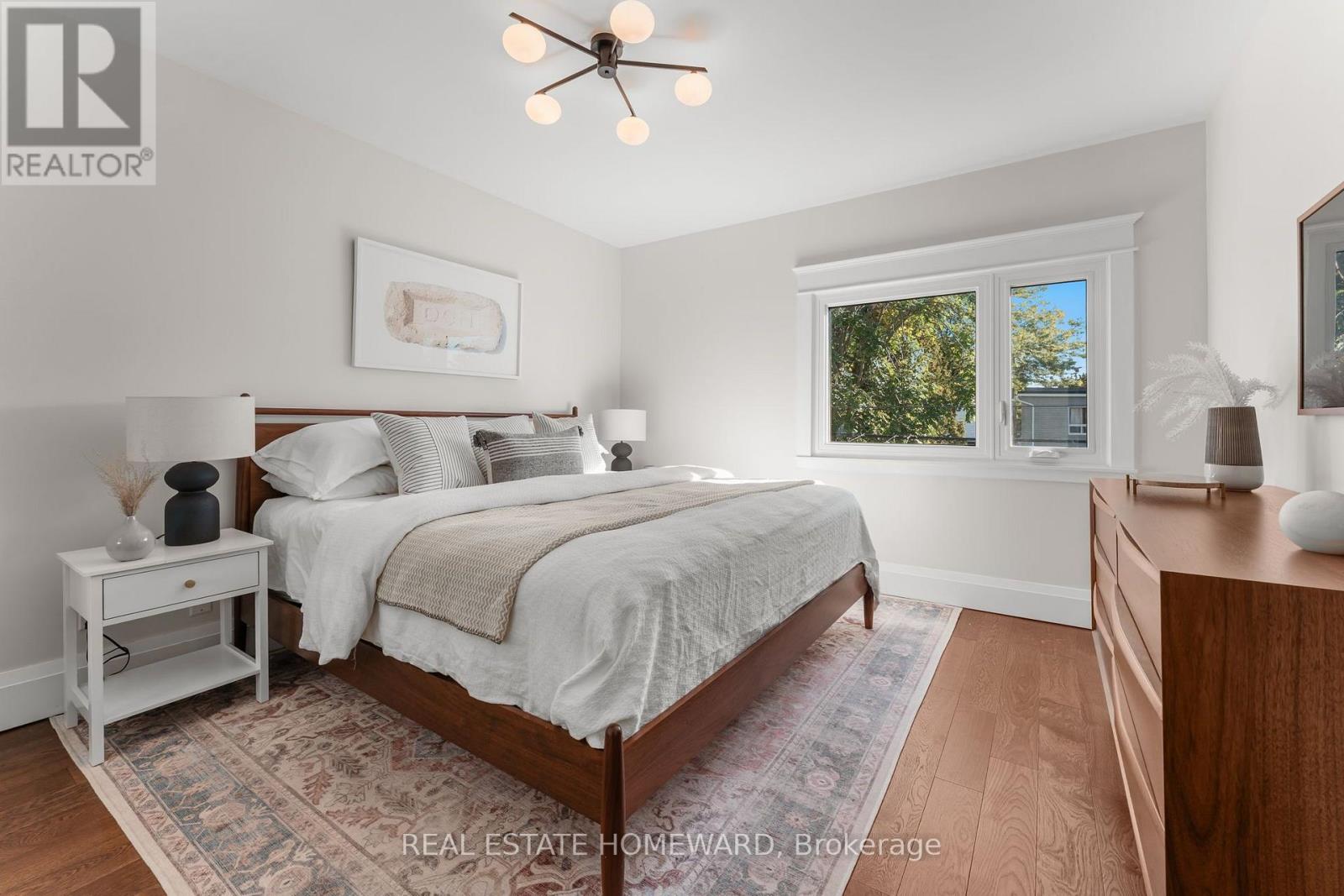 43 CAROLINE AVENUE - 11