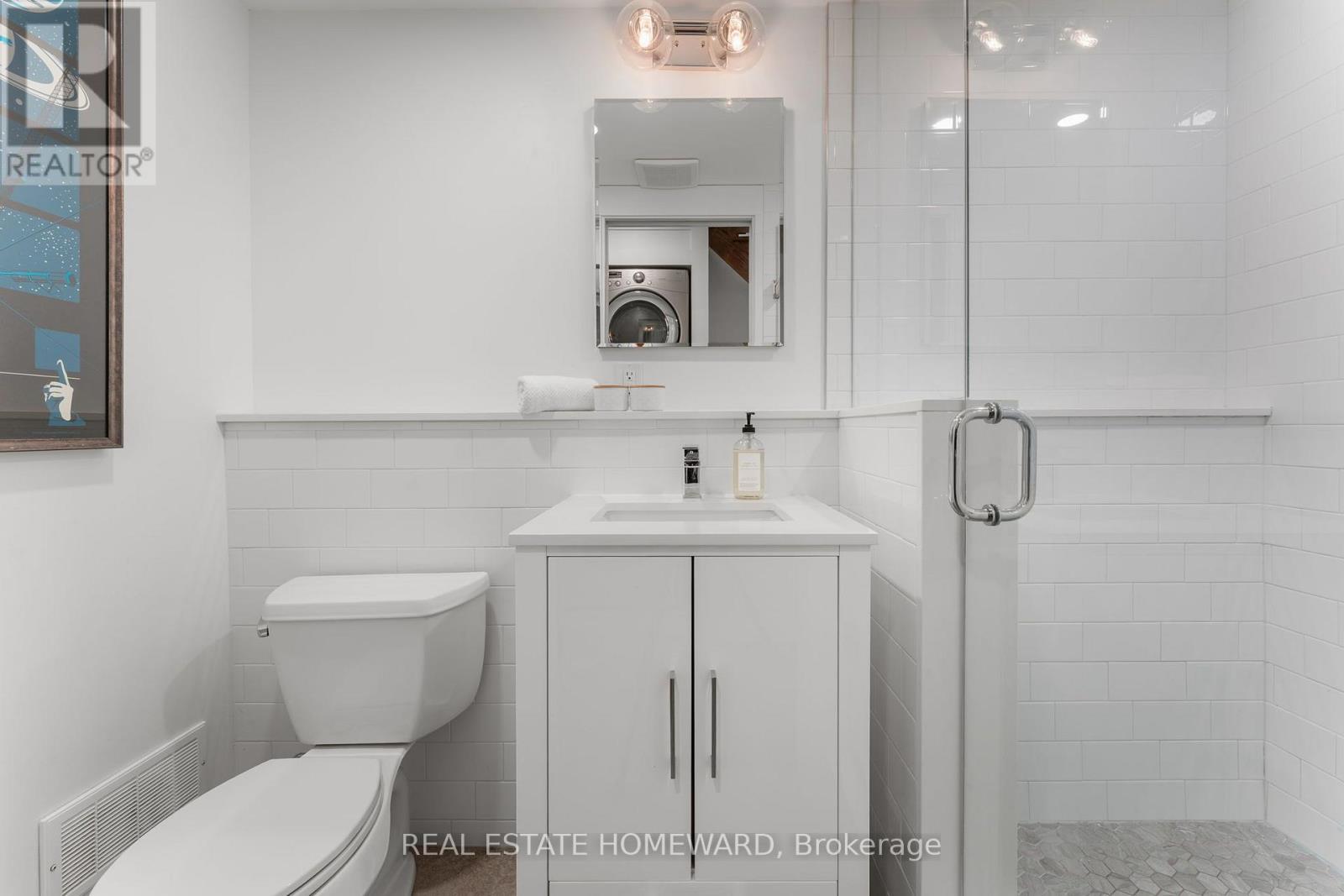 43 CAROLINE AVENUE - 23