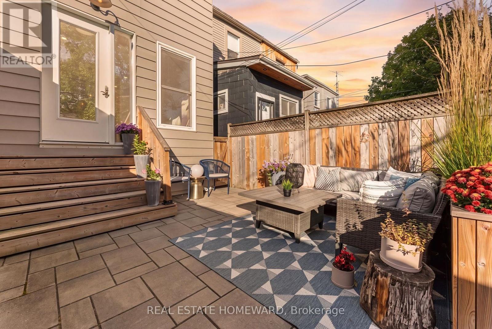 43 CAROLINE AVENUE - 26