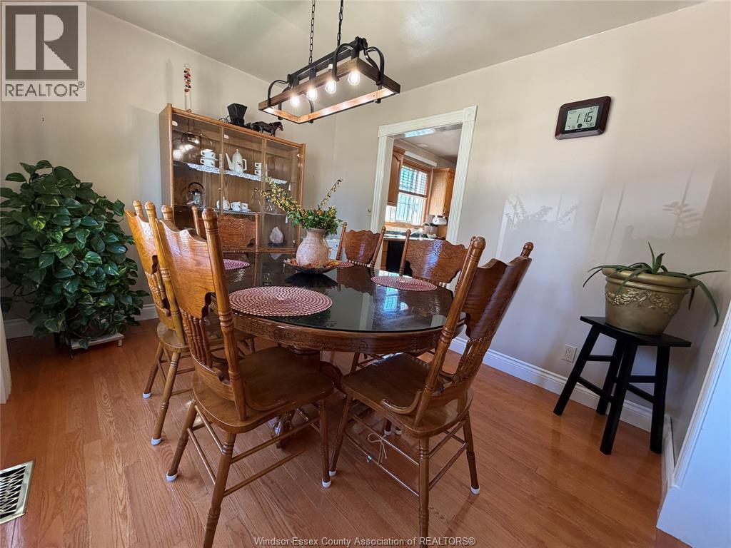 33 BENNIE AVENUE - 13