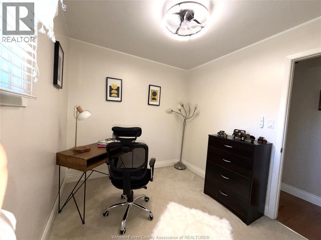 33 BENNIE AVENUE - 18