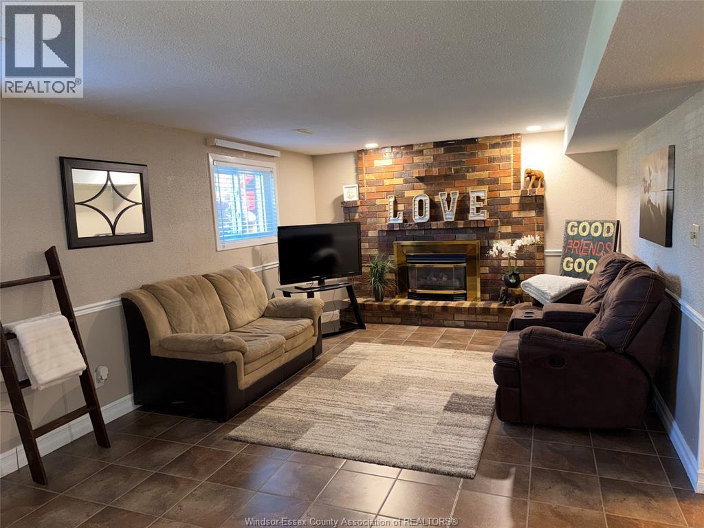 33 BENNIE AVENUE - 22
