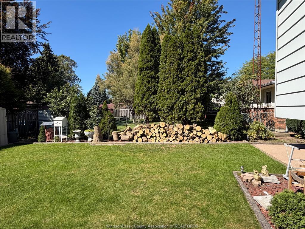 33 BENNIE AVENUE - 32