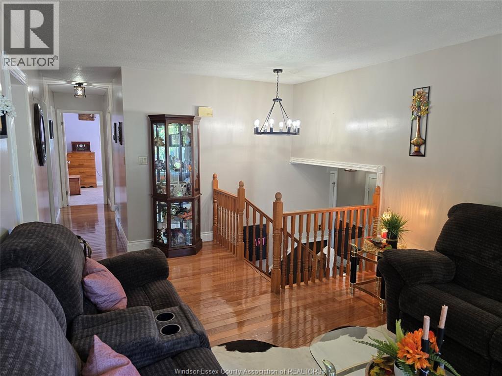 33 BENNIE AVENUE - 7